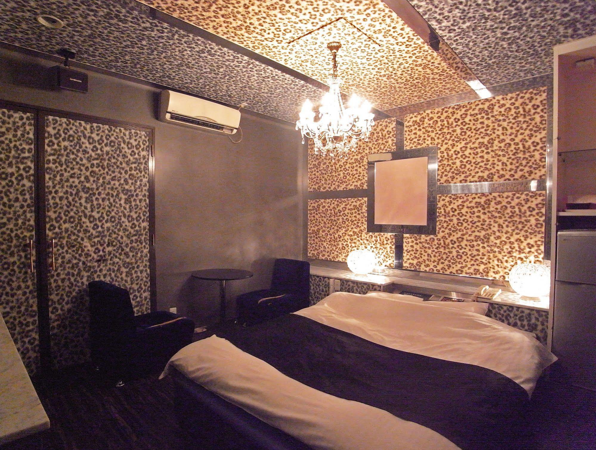 ホテル暴れ狸の鬼袋姫路駅前店 男塾ホテルグループ (Adults Only) Хімедзі Екстер'єр фото